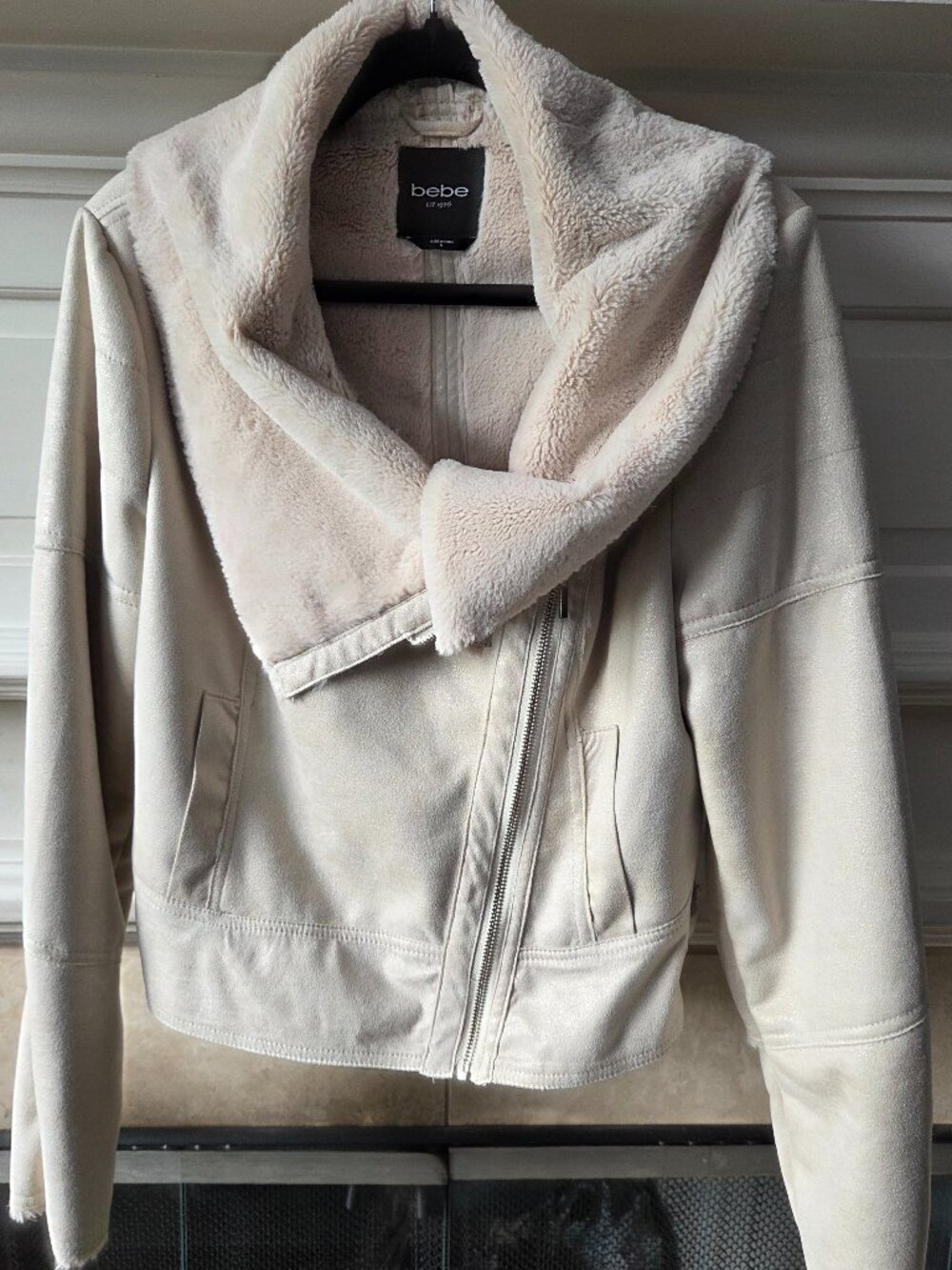 Bebe Champagne Cream/Gold Cropped Luxury Moto Jacket Size M